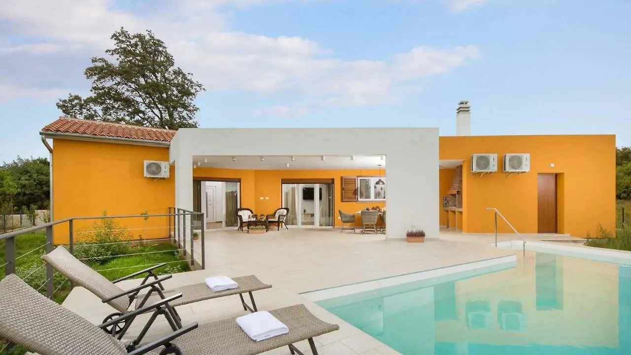 Charming Villa Tartufo With Private Pool Near Pula location
