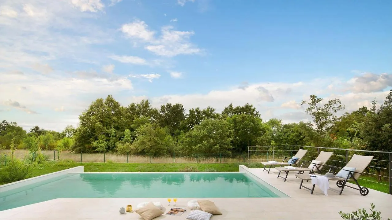 Charming Villa Tartufo With Private Pool Near Pula Svetvinčenat クロアチア