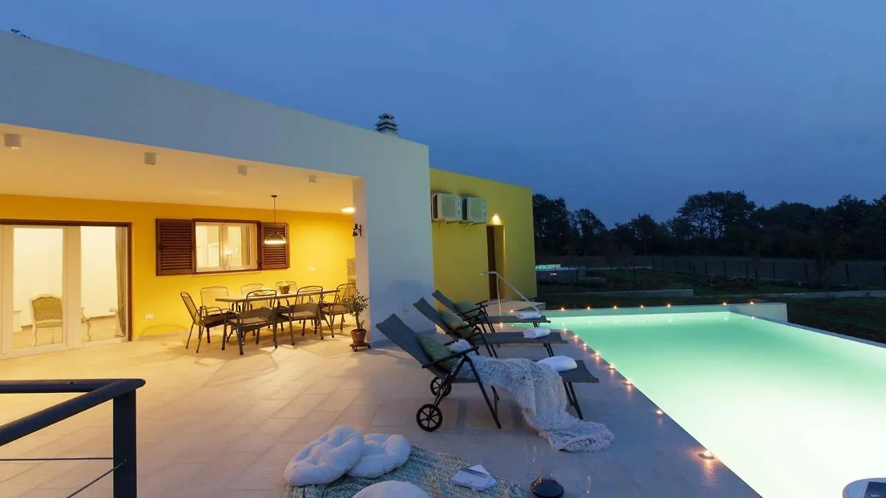 Charming Villa Tartufo With Private Pool Near Pula Svetvinčenat